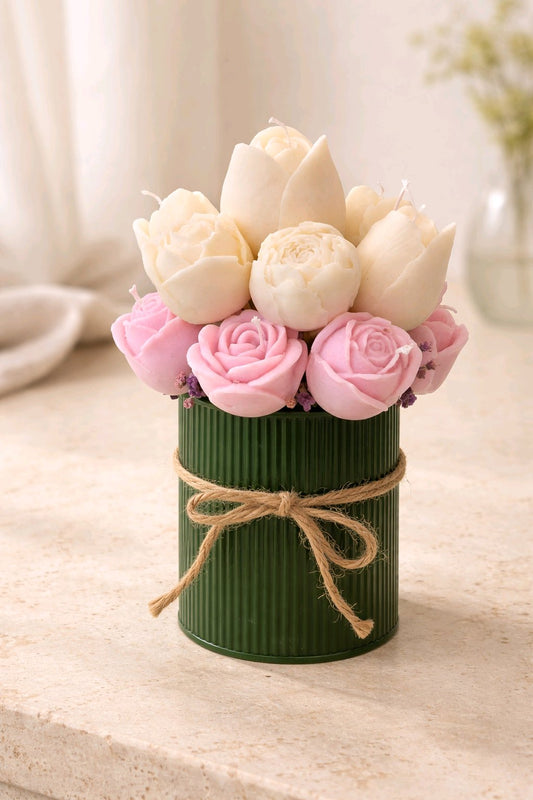 Silent Bloom – Rosenkerzen/Tulpen Arrangement | Ohne Pollen & individuell wählbar